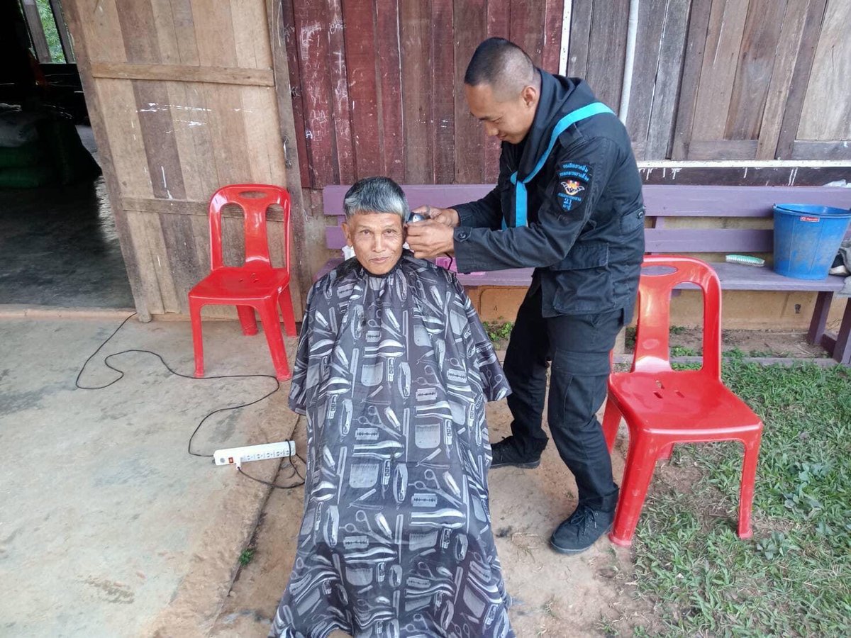 21Ranger_TP's tweet photo. 🇹🇭PARN21 ARMY BARBER🇹🇭
#น้องคนเล็ก
#bootcamp65
#กรมทหารพรานที่21
#กองทัพภาคที่2
#กองทัพบก https://t.co/FmE3o1Xd6Z