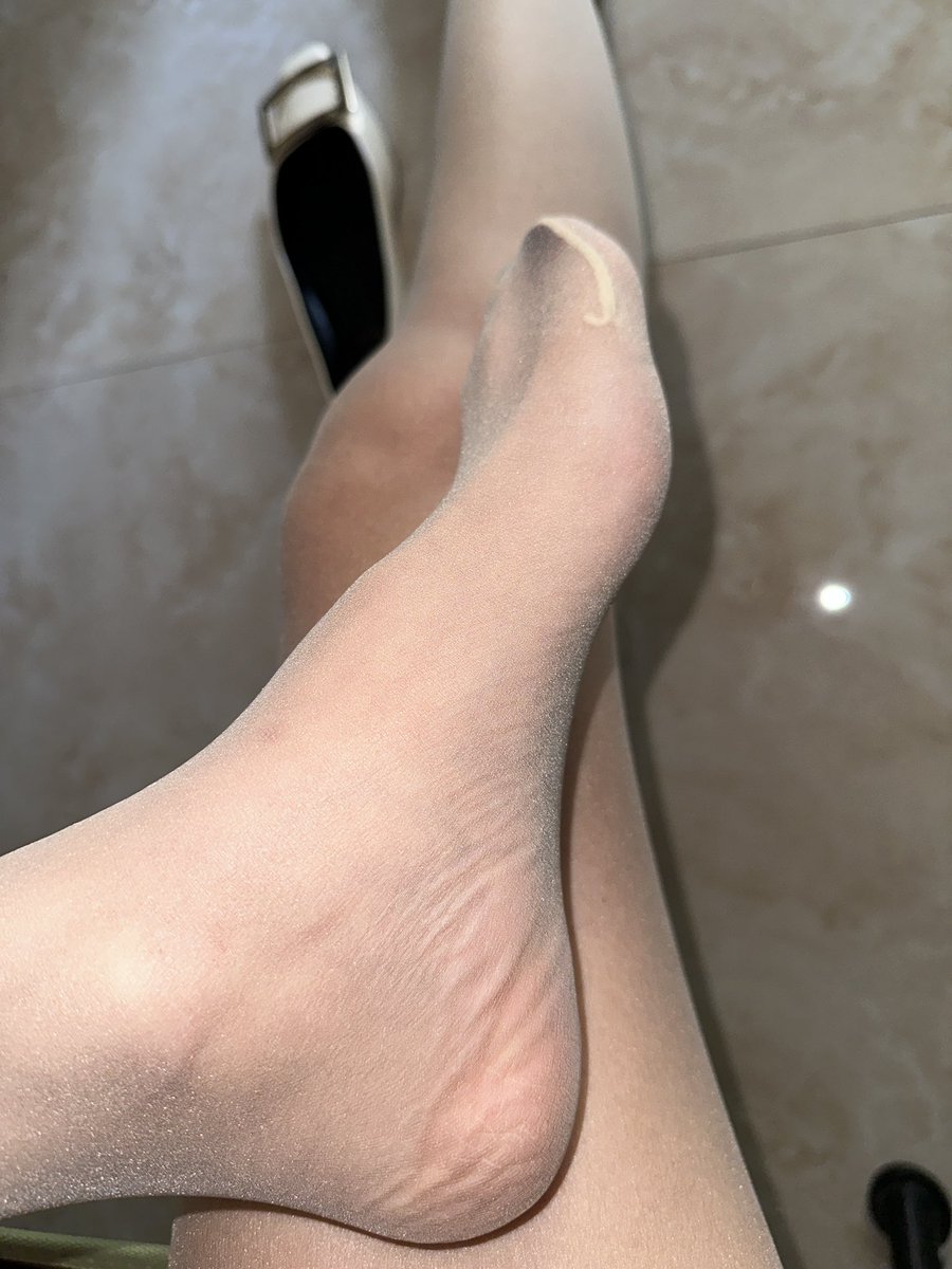 还没打开估计你都硬起来了吧！😝
袜子好穿，吸汗！
🧦@limerencem 

#丝袜 #原味 #美腿 #美脚 https://t.co/vIUlIJWdlV