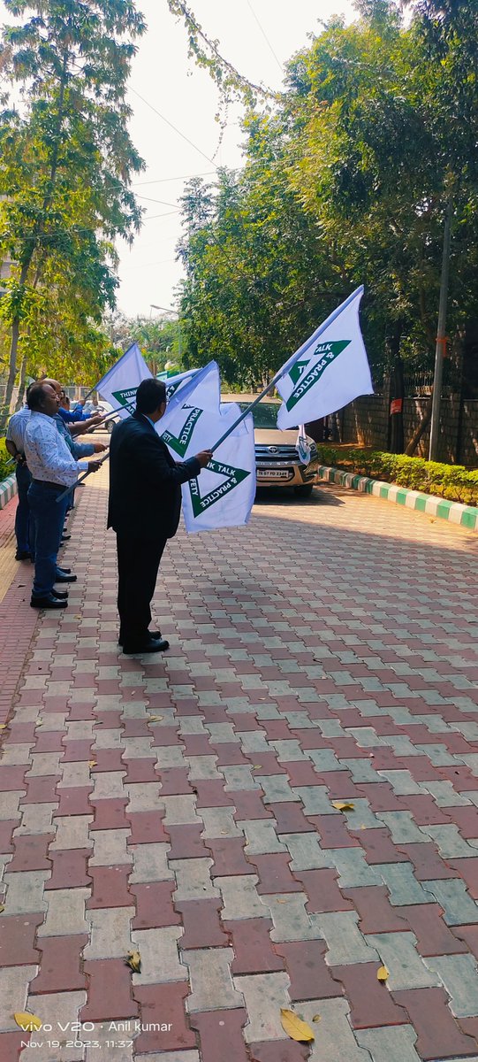 DGMS1902's tweet photo. π The 38th Mines Safety Week kicks off in style! π The Flag Off Ceremony at MSPA, Hyderabad Region, under the awgis of DDGMS SCZ. 19.11.2023. Let's celebrate responsibly! π οΈπ·ββοΈ #MiningSafetyWeek #MSPAHyderabad #DGMSHyderabad π§ https://t.co/ERUn2reW0p