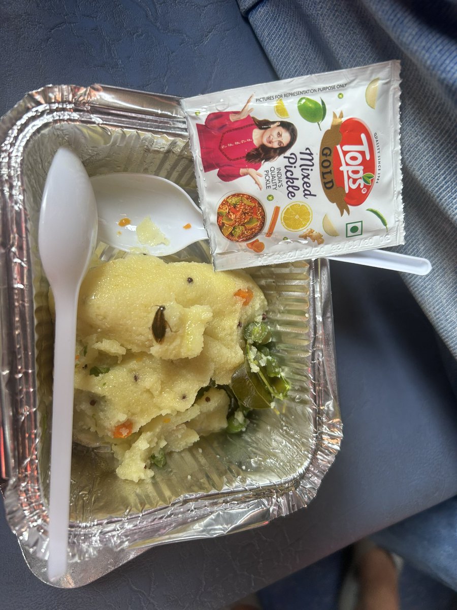 isandesht's tweet photo. Indian Railway 🚃 IRCT Moving Towards Pune From Ajmer Ordered Upma Got Upma Cockroach 🪳 
@AshwiniVaishnaw 
@narendramodi 
@AmitShah https://t.co/j2tR0Hio1S