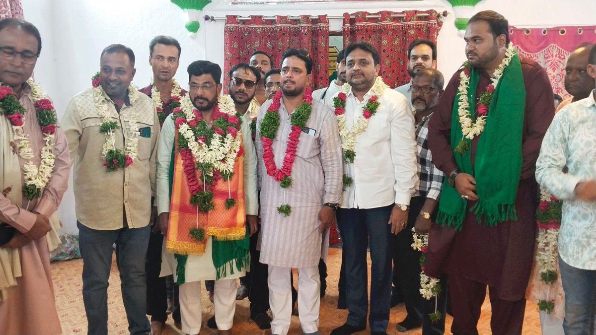 HusssainAsad's tweet photo. Group Meeting with Yakutpura Anjumans AIMIM Candidate Yakutpura Jaffer Hussain Mehraj sahab and Janab Yasar Arafat sahab incharge Yakutpura and Shariyar Walajahi All Anjumans gave there support to AIMIM  @asadowaisi @walajahialamdar @YasarArafat_ @Jaffarhusainmla https://t.co/A85wE2mxwm