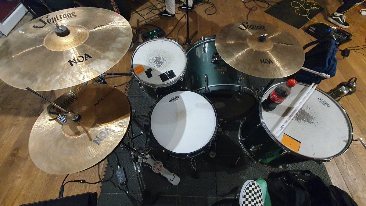 AR89_Synth's tweet photo. Sooo, Saturday night was epic! Rehearsal with my best friends. Its been a little while. @EandAuk doing some bits 🥁💯
My endorsements :
@SJCdrums @SoultoneCymbals
Plus those trusty @travisbarker sticks 🎵 #aaronrichards #Drummer #studio #rehearsal #roc2srudios #wrexham #band https://t.co/ZsV7WUknA1