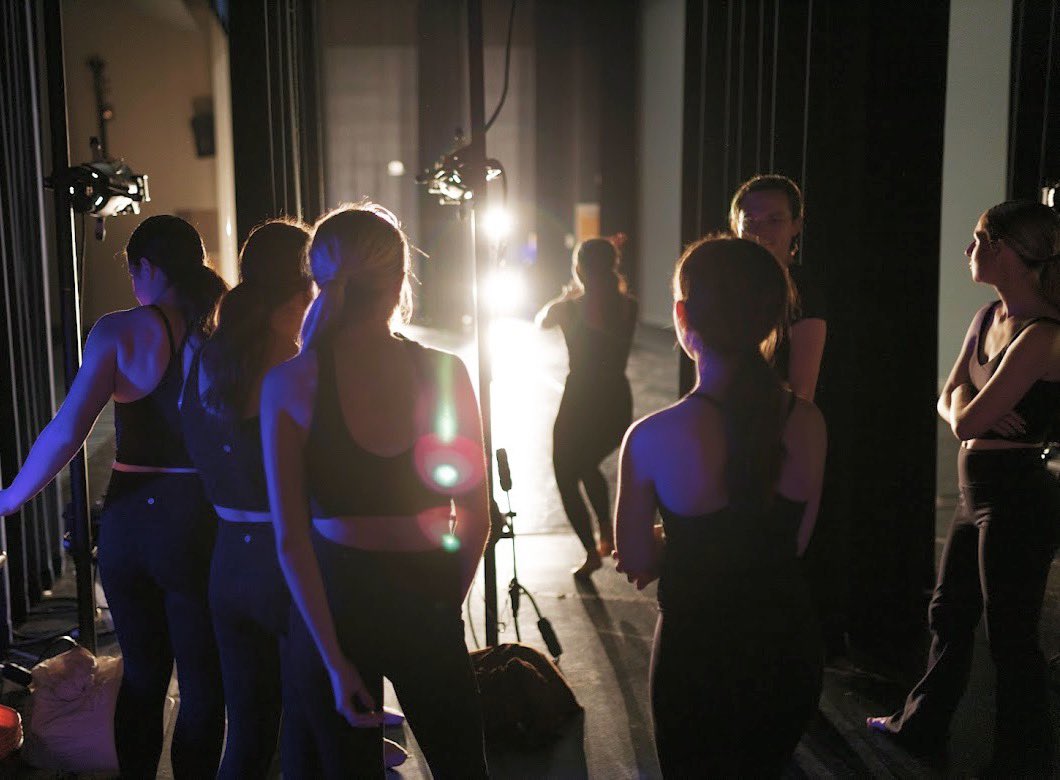 Apex Friendship Dance tweet media