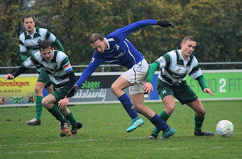 ZEC weet ook nummer drie in 4E te bedwingen.... Zie eemsmondsport.nl/index.php/2023… (foto: Jaap van der Laan/Middelstum Info).