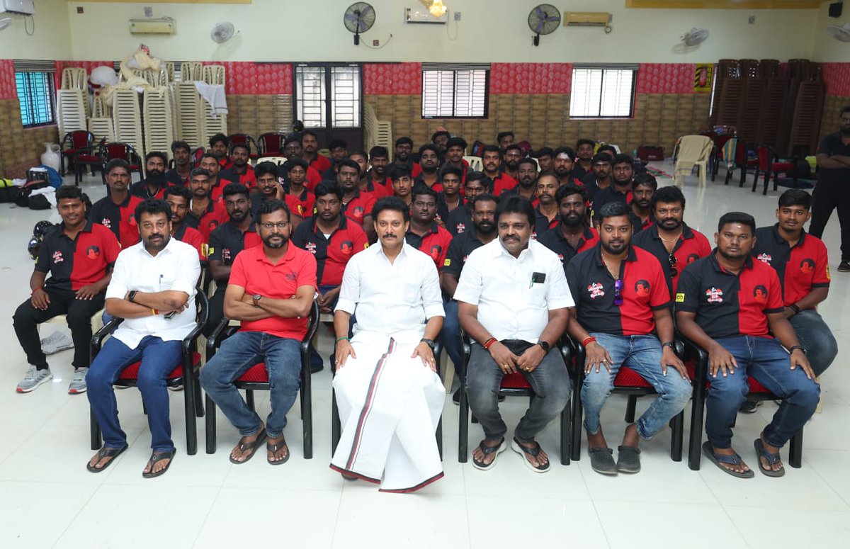 மாநில உரிமை மீட்பை வலியுறுத்தி சேலத்தில் நடைபெறவிருக்கும் கழக இளைஞரணி 2-வது மாநில மாநாட்டிற்கான இருசக்கர வாகனப் பேரணி தஞ்சாவூர் மாவட்டத்தை வந்தடைந்தது!

கழகத்தின் பிரச்சார பீரங்கிகளாக சுற்றிவந்துகொண்டிருக்கும் இளைஞர்களைச் சந்தித்து வாழ்த்துகள் தெரிவித்து, பாதுகாப்பான பயணத்தை