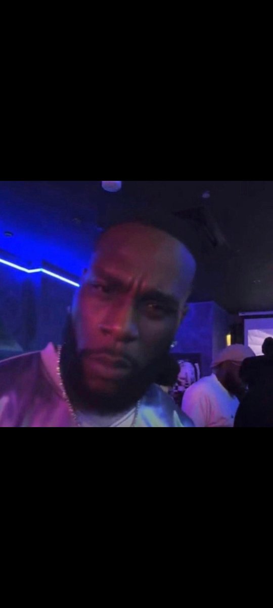 Francis_celeb's tweet image. Which of these Top Afrobeats Artist, takes the best meme of the year. 😂😂