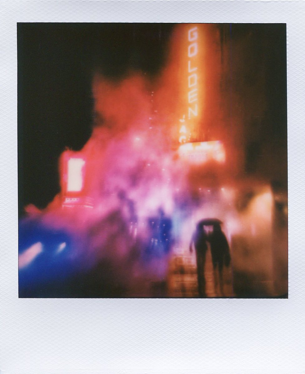 GM Art Lovers 🤍
Enjoy your new week ✌️

Polaroid inspired by @illkoncept