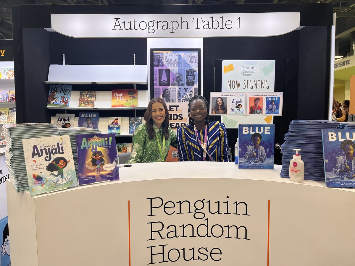 nanaekua's tweet photo. I could cry (again!) thinking about the enlivening time I had at @NCTE meeting so many educators, librarians, coaches, advocates, and creators committed to equipping our kids with knowledge, compassion, and respect. I thank God for the privilege of being in your company. https://t.co/qEYYdfit4F