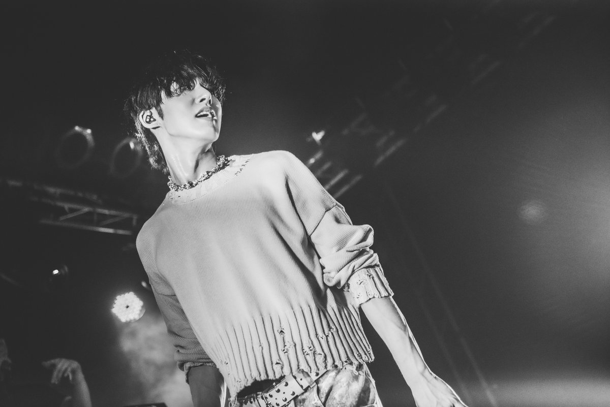 BI_131official's tweet photo. B.I Love or Die Europe Tour 2023 B-CUT을 공개합니다. 16개도시를 뜨겁게 달궜던 비아이의 퍼포먼스를 131 비컷을 통해 만나보세요!

Photo by @silvymaatman

🔗 https://t.co/3XvWXosjUk

#BI #비아이 #131LABEL https://t.co/fzDxX4mdmw