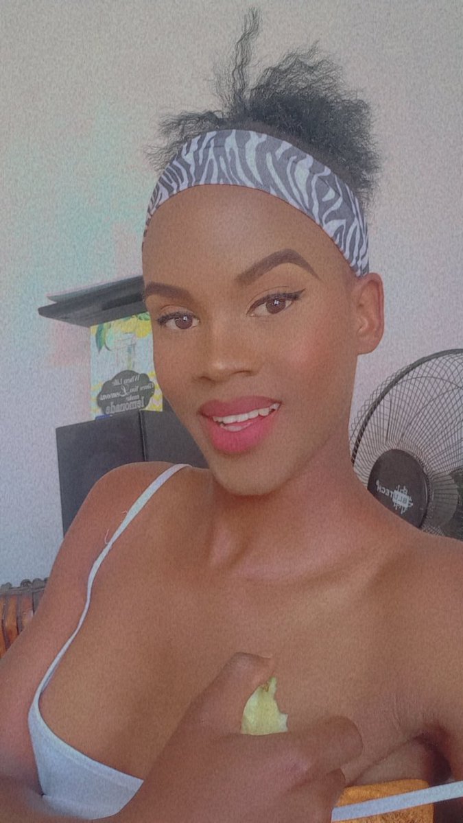 simphiyonce's tweet photo. I'm soo obsessed with my boobies slowly coming out😭😭😍. Transgirl si transitioning⚧💕 https://t.co/8NNMVhM5wq