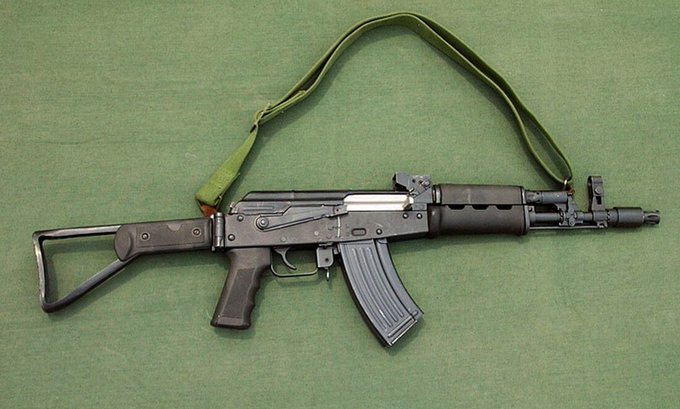 「AK47 アサルトライフル」のTwitter画像/イラスト(新着)