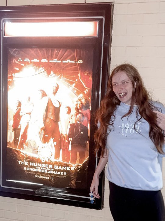 taylorgracel's tweet photo. 19 year old me the day the book came out ➡️ 22 year old me seeing it tonight 🥺

you are nothing short of absolutely incredible, @rachelzegler https://t.co/LYb92r7XsC