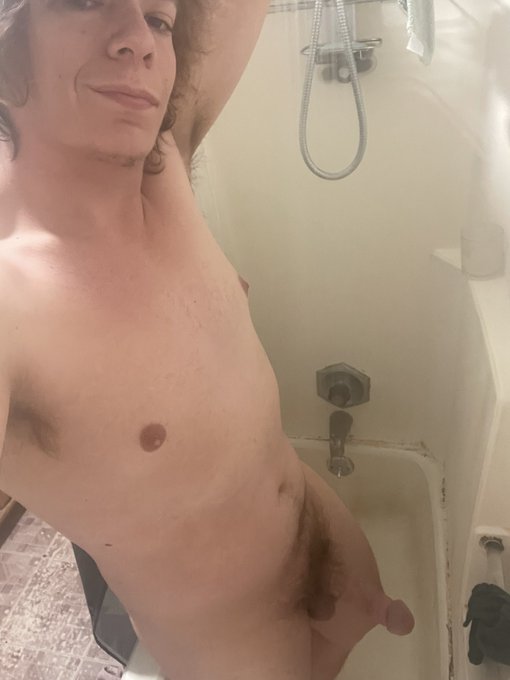 You hopping on babe? Oh I mean in ☺️ https://t.co/FI8zUNKkDs