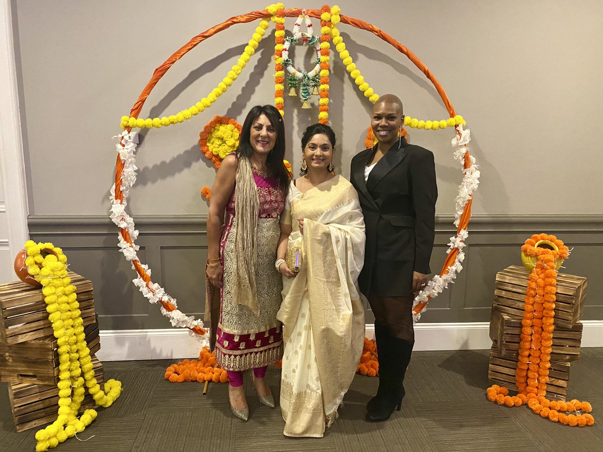 It was truly an honor to meet our <a href="/TVDSB/">Thames Valley DSB</a> board members, <a href="/Purveen_Skinner/">Purveen Skinner</a>  and @moorenash1 , in person at the Gala Event tonight night, celebrating the richness of Hindu Heritage Month 2023!
