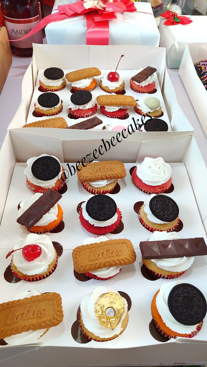 beezeebeecakes's tweet photo. Yummy cuppies 😋

#CupCakes
#AsabaCakeVendor https://t.co/wQEAsInkJw