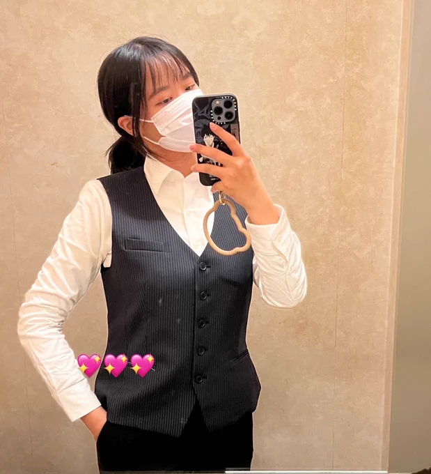 ใส่ยูนิฟอร์มแล้วดูเรียบร้อยขึ้นมาก5555 