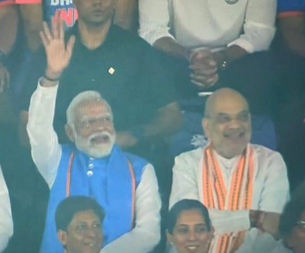 Sumankaushik27's tweet photo. #Panauti You can name a stadium  after yourself but you will remain a bad luck for India.
We love #TeamIndia #Cricket https://t.co/40k9xnEKnQ