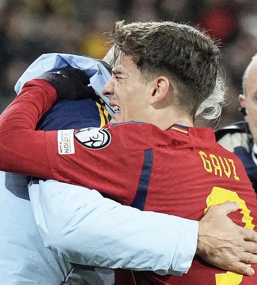 idextratime's tweet photo. 🗣️"Dia hancur, dia tidak mengerti bahwa ini bisa terjadi padanya. Itu adalah momen tersulit dan kemenangan paling pahit yang pernah saya alami dalam sepak bola. Dia melangkah dengan buruk dan lututnya 'hilang'.

🗣️"Di ruang ganti, kami rasanya seperti kalah. Kami juga hancur. Ini adalah momen yang sulit bagi Gavi, bagi Barca, bagi tim nasional. Ini adalah bagian buruk dari sepakbola. Aku sungguh kasihan padanya."

- Luis De La Fuente (pelatih timnas Spanyol) seusai pertandingan 🥺

📝 Post match interview