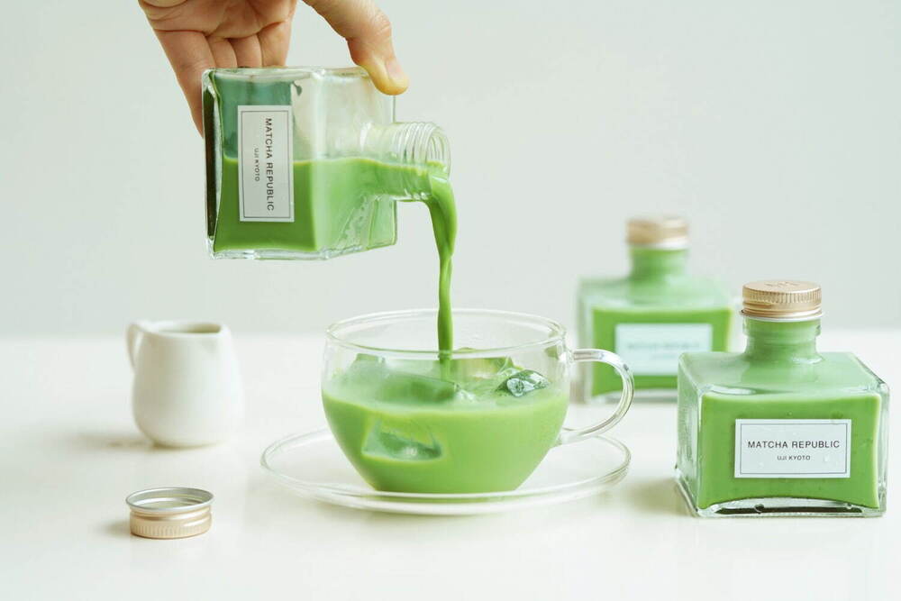 fashionpressnet's tweet photo. 「抹茶共和国」インクボトル入り宇治抹茶ラテ、京都髙島屋に - 煎茶・焙じ茶ティーフィナンシェも - https://t.co/3xgU2VmvJa https://t.co/HQbtixXSFl