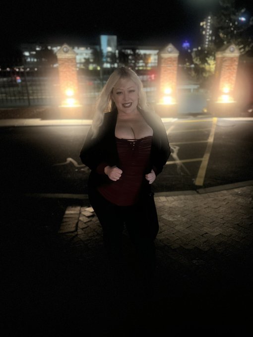 Loving New England.. misbehaved quite a bit.. come find out  https://t.co/CbXXmdtHuw https://t.co/o7<a href="/tag/model"class="tags"><span>#model</span></a><a href="/tag/fashion"class="tags"><span>#fashion</span></a><a href="/tag/curves"class="tags"><span>#curves</span></a><a href="/tag/curvy"class="tags"><span>#curvy</span></a><a href="/tag/plussizemodel"class="tags"><span>#plussizemodel</span></a>