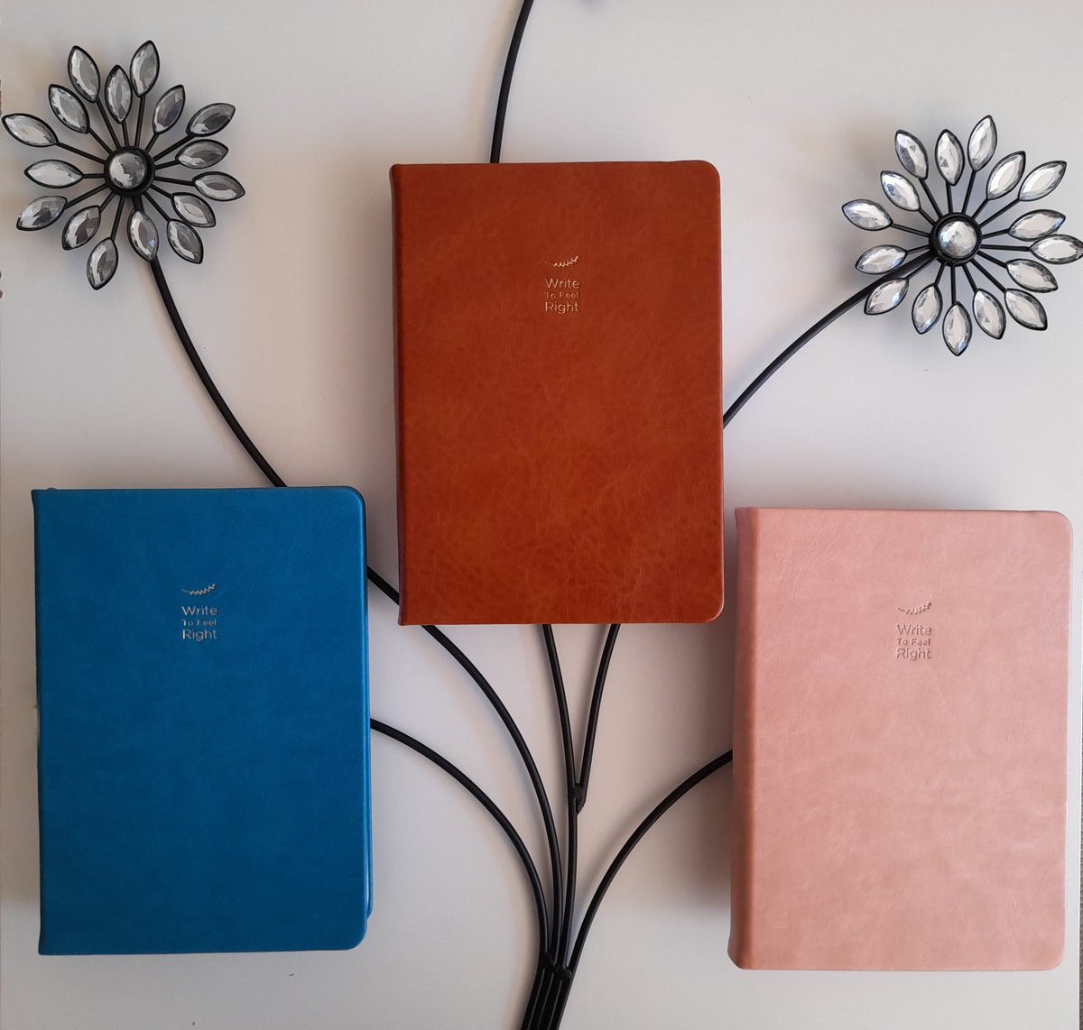 wellnesswoo's tweet photo. Ready to take control of your health? Our Buy 1, Get 1 free’ sale is now on for all health journals: https://t.co/6FpQN1Y0Op 

#PERFECTGIFT for #chronicillness &amp; a #WellnessJourney 

#bogosale #giftforher #giftformom #xmasgift #journaling #diary #spoonie #PCOS #lyme #disease #ibs https://t.co/ZF2dfZrOK3