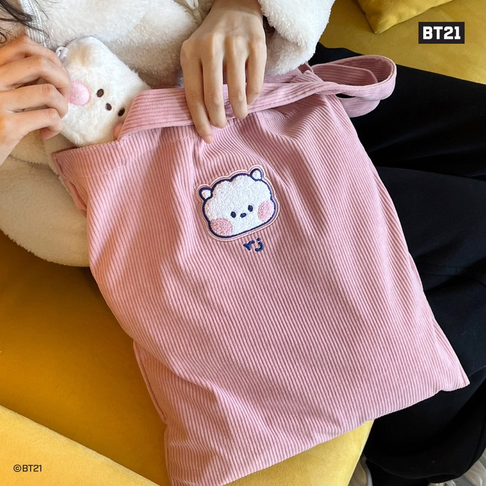 monopoly_design's tweet photo. 💜BT21 minini BOUCLE ECO BAG💜
겨울 데일리백, 이거 하나면 끝!
보들보들 코듀로이 부클 에코백으로 가볍게 외출하자!

https://t.co/1HsTE71Jvi

#모노폴리 #monopoly #BT21 #BT21minini #KOYA #RJ #SHOOKY #MANG #CHIMMY #TATA #COOKY #에코백 #데일리백 #겨울가방 #겨울백 #부클에코백 #dailybag https://t.co/nRGdytIv84