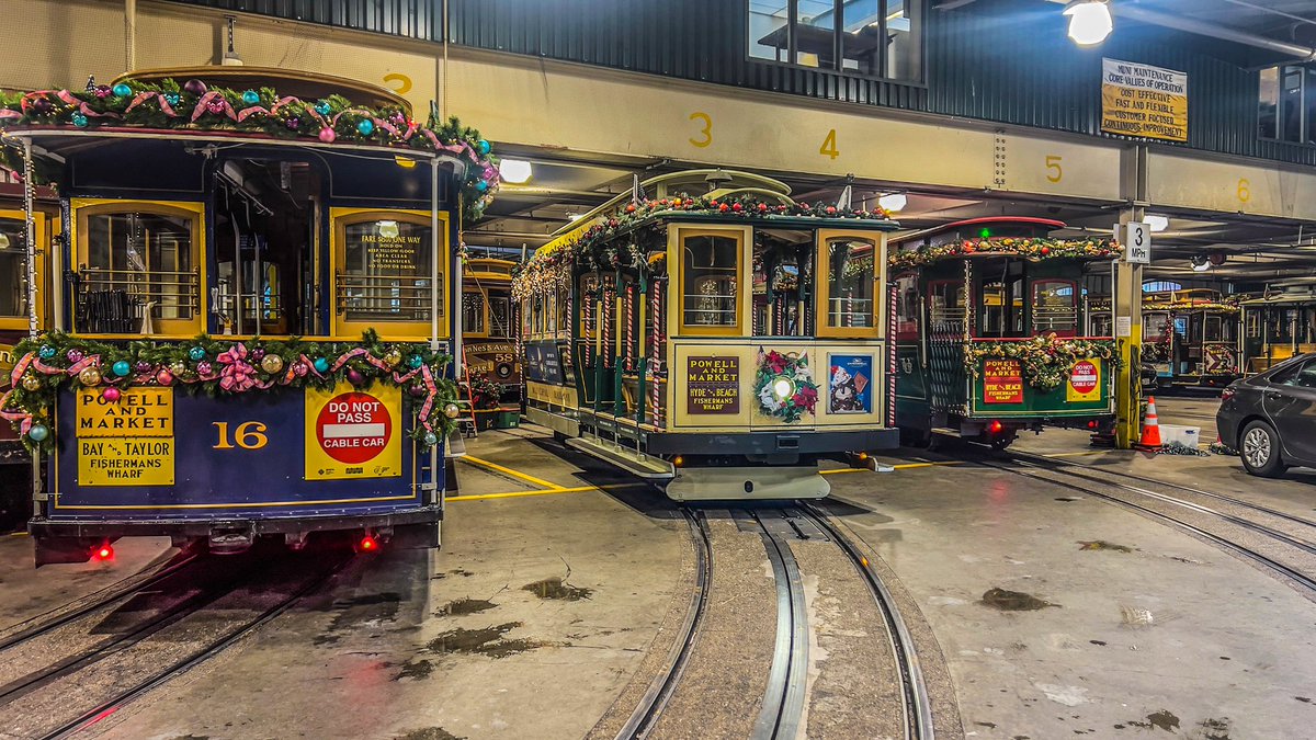 Scenes of SF MUNI tweet media