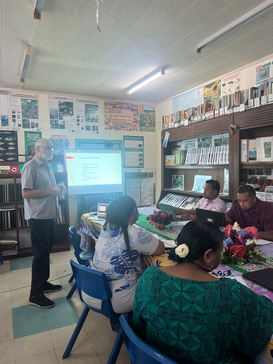 Knowledge management is often considered a gap in agricultural research in the Pacific. Peter Walton delivers training on creating, cataloguing indexing precious information with PAIS in Samoa thepais.net/pais #USP #SROS #MAF