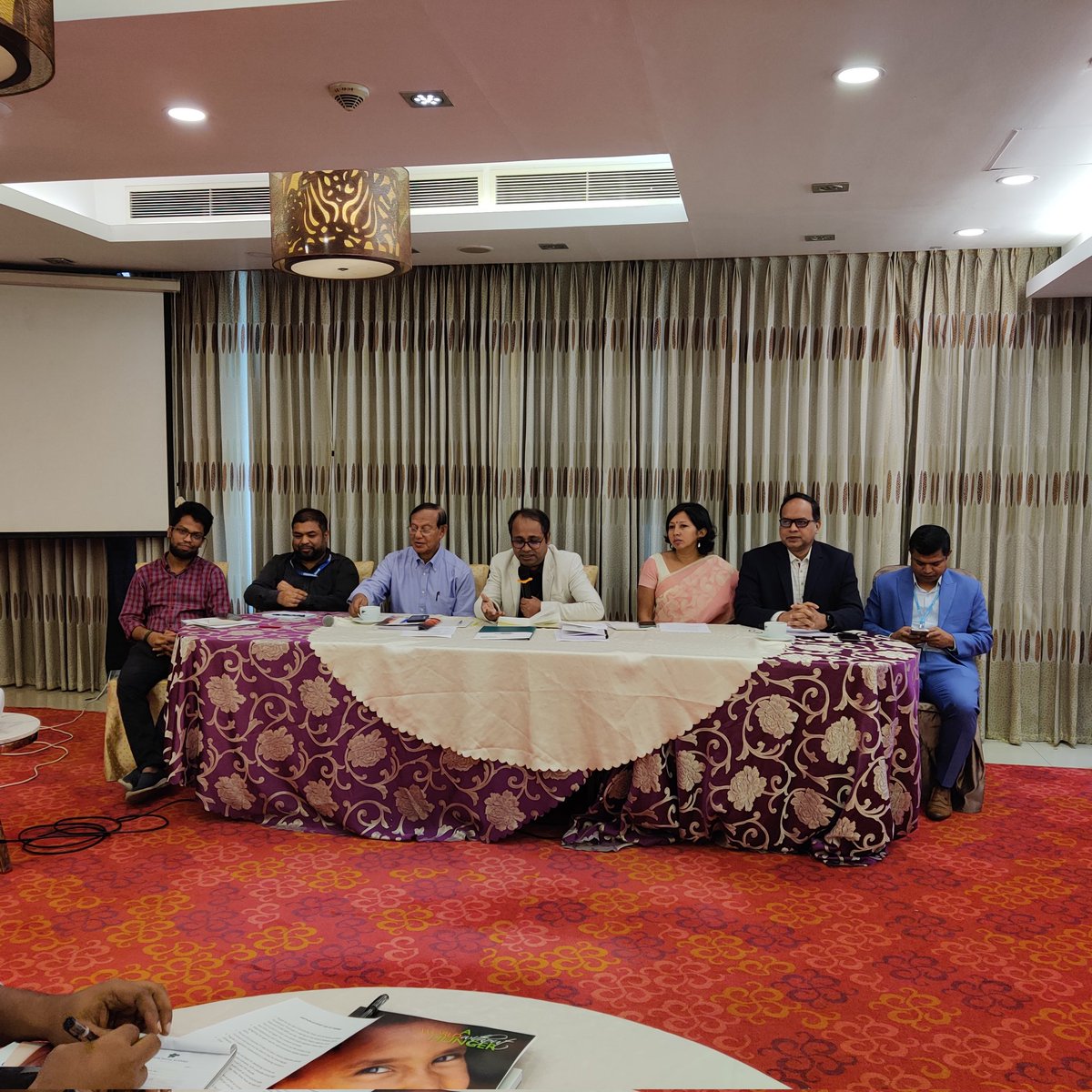 patrajyotiraj's tweet photo. Full house at the Multistakeholder Dialogue on #AdaptationGap jointly hosted by @BdConcern @ICCCAD @acf @YouthNet4CC. Guests  @NayokaMartinez @SwedeninBD &amp; @Manish_kAgrawal stressed on the need for more inclusive &amp; participatory #Adptation planning to #LeaveNoOneBehind https://t.co/G95MRB18uQ