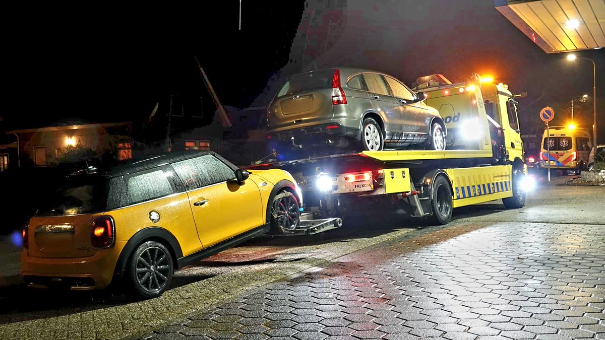 GLOCALmedia112's tweet image. SPANBROEK - Twee auto's zwaar beschadigd na ongeval zaterdagavond op de Spanbroekerweg... 
Onderzoek loopt. 

#glocalmedia #prio1 #westfriesland