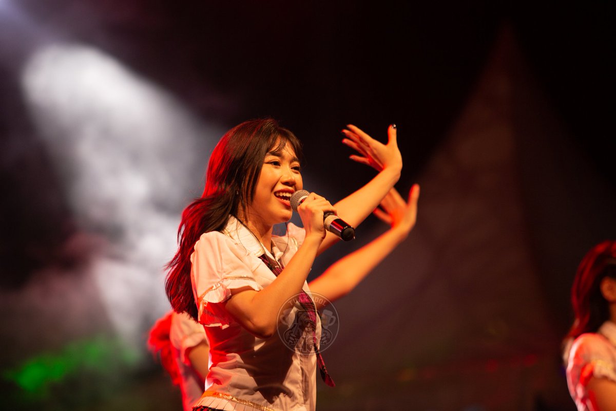 TuakIdol48's tweet photo. @A_LuluJKT48 performance at Party pop medan
#JKT48MelalakKeMedan #jkt48 #Lulujkt48 #TuakIdol #PartyPopMedan #partypop https://t.co/hpJqYf6Agf