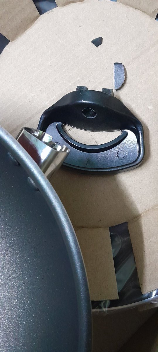 riyaz9994's tweet photo. Received damaged product,
@Flipkart @flipkartsupport https://t.co/stoBvQCZBV