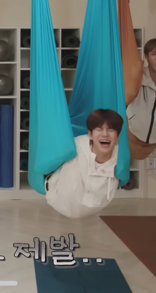 jungmisul's tweet photo. 😂 https://t.co/nb7i4NpH5Y
