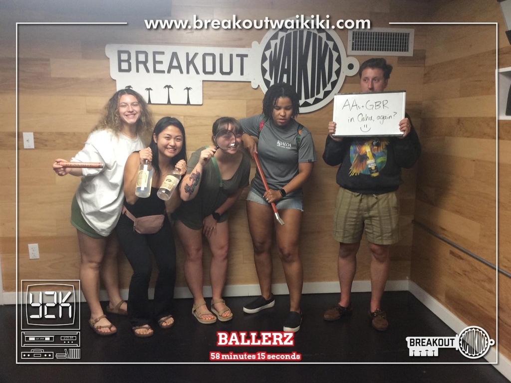 BreakoutWaikiki's tweet photo. Step 1: Escape 🧩

Step 2: grab a prop 🔍

Step 3; strike a pose 🤣

🚪Y2K

#breakoutwaikiki #honolulu #escaperooms #booknow https://t.co/KkKOJpCPAG