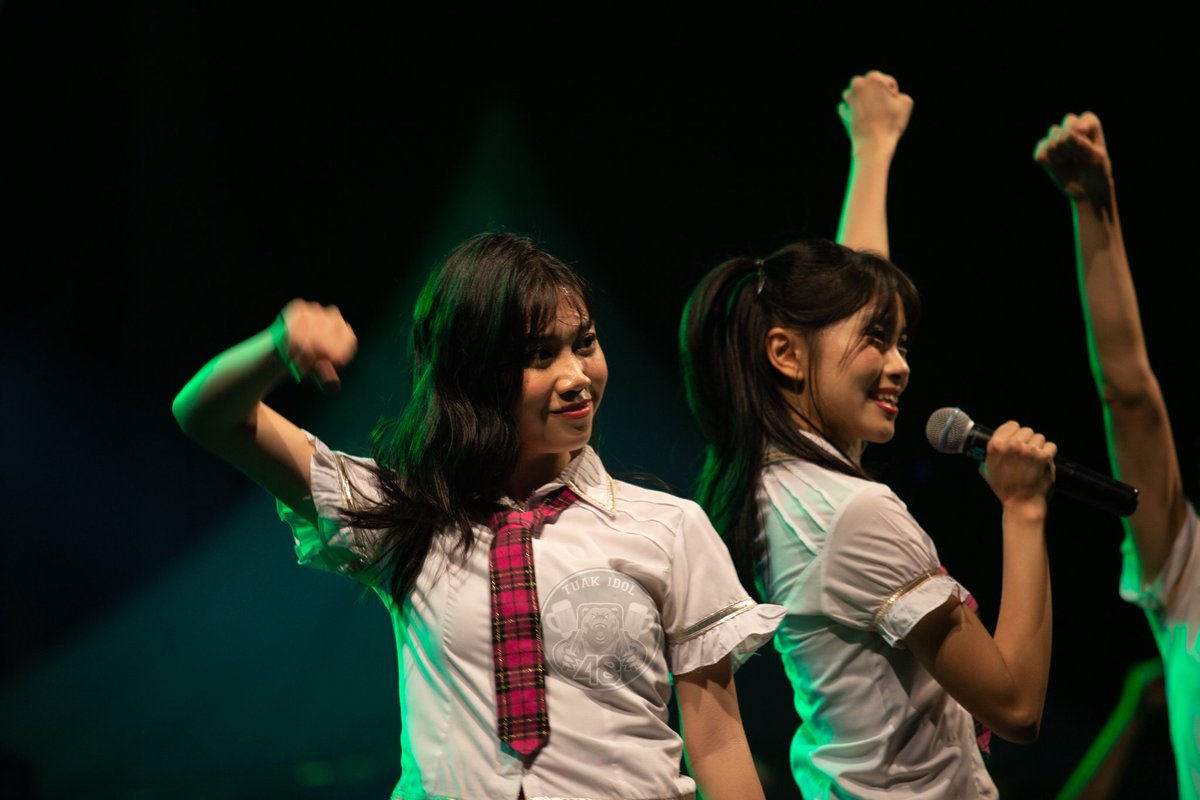 TuakIdol48's tweet photo. Performance @A_LuluJKT48 @A_FionyJKT48 @A_ZeeJKT48 @A_MutheJKT48 at Party pop medan 

#JKT48MelalakKeMedan #jkt48 #TuakIdol #PartyPopMedan https://t.co/ZFozsMXAG6