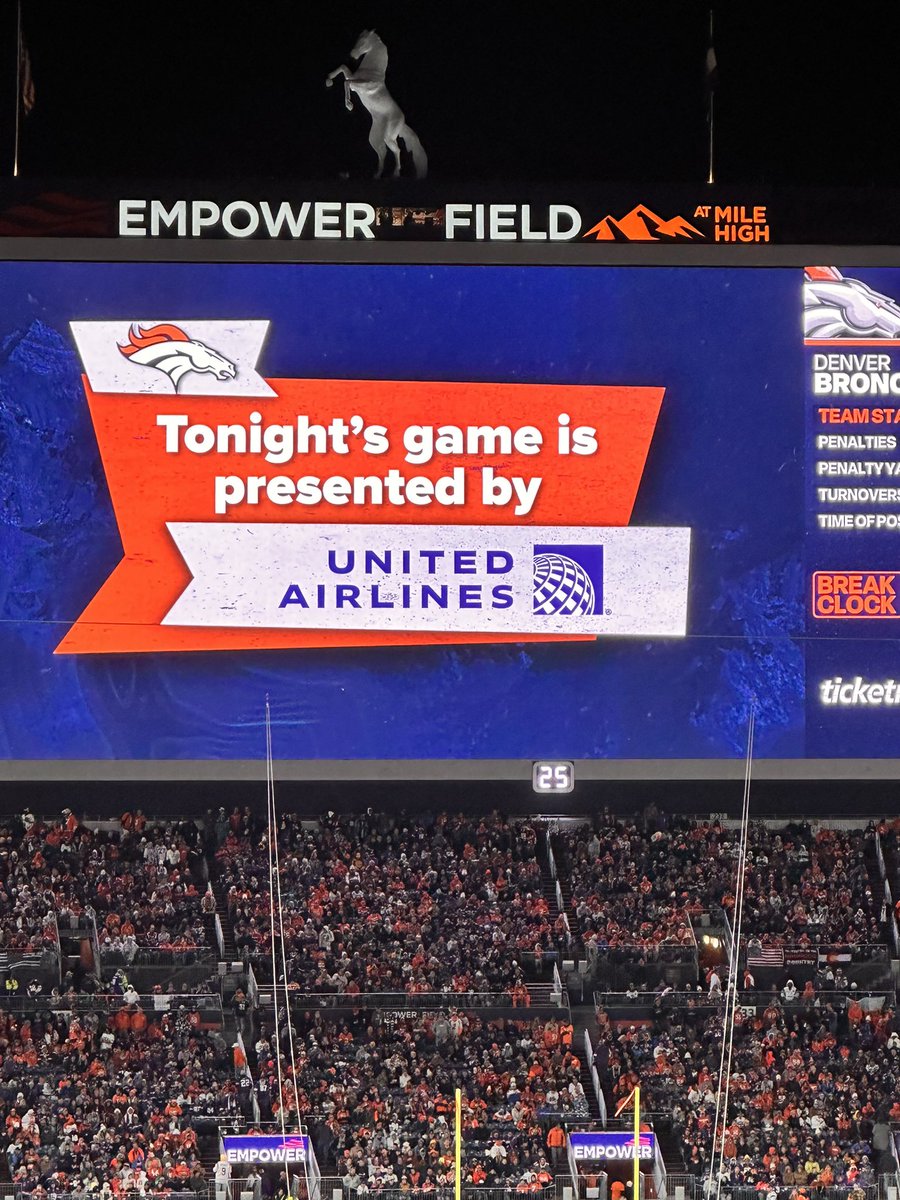 Great game with a salute to all our Veterans!! Bronco country was alive tonight! @united @Broncos