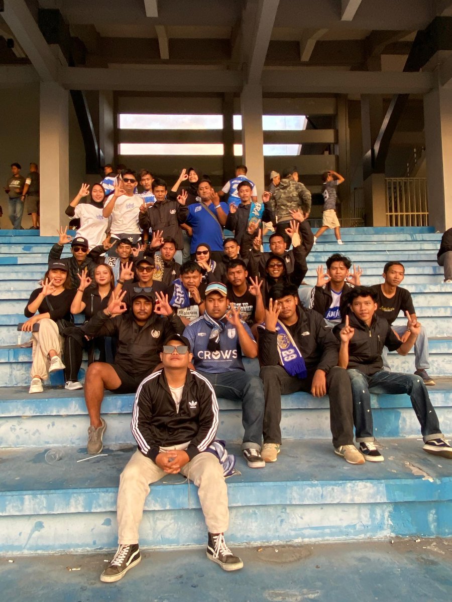 hools6274's tweet photo. masih di keadaan cerah ceria🤪 https://t.co/VGEziLBl5Y