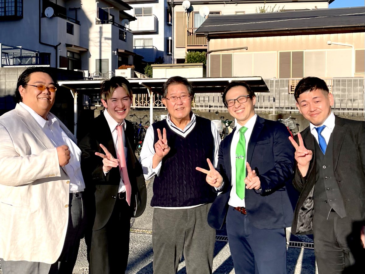 otts_k's tweet photo. 昨日は伊勢原「風海」さんでのコンサートでした。それぞれのソロもお送りしつつ、ご来場の皆様とも一緒に歌声を響かせた楽しい時間になりました。終演後風海さんのマスターと共に一枚♩ https://t.co/R6RQpROsnu