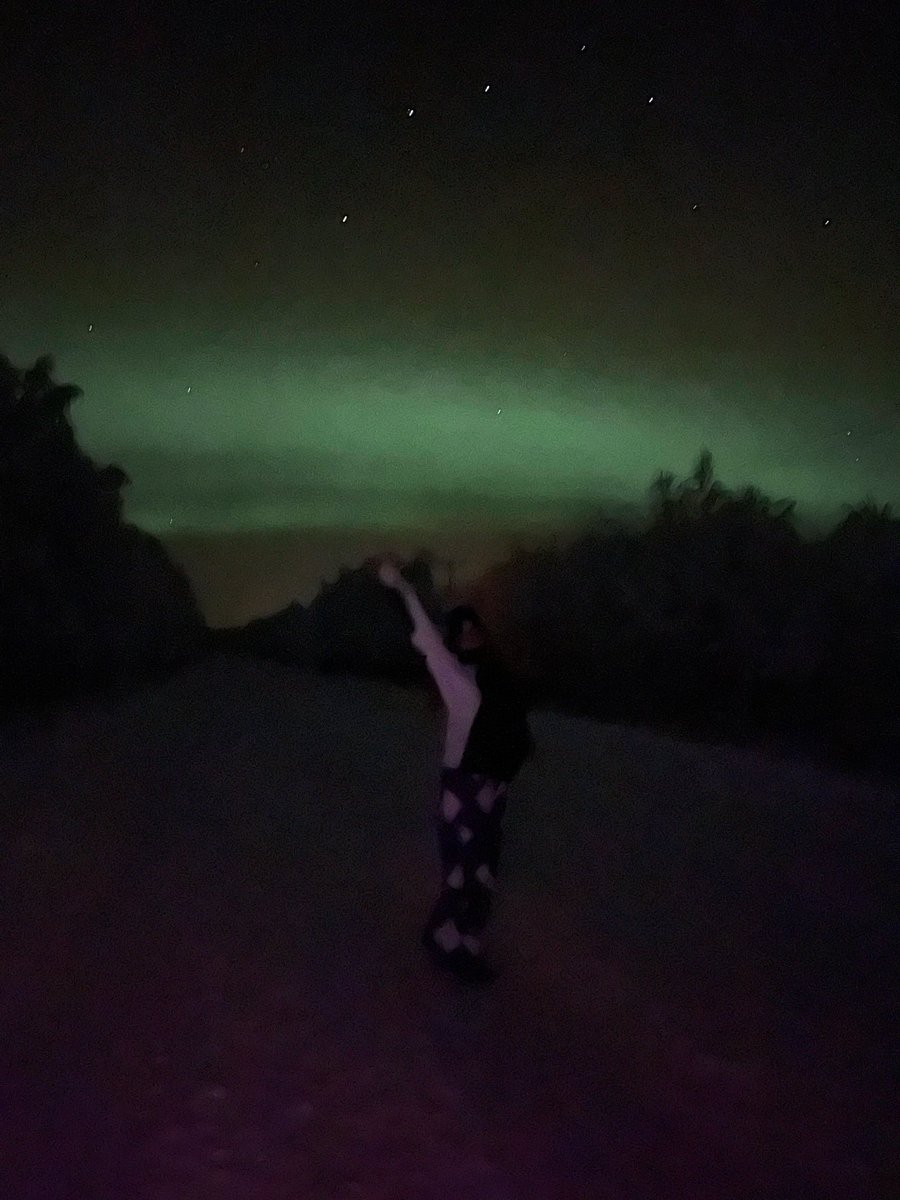 nnai04's tweet photo. Cumpliendo un sueño . Por fin puedo decir que he visto Auroras Boreales . Que viaje tan bonito. Gracias Laponia . https://t.co/ba84zX2gl5