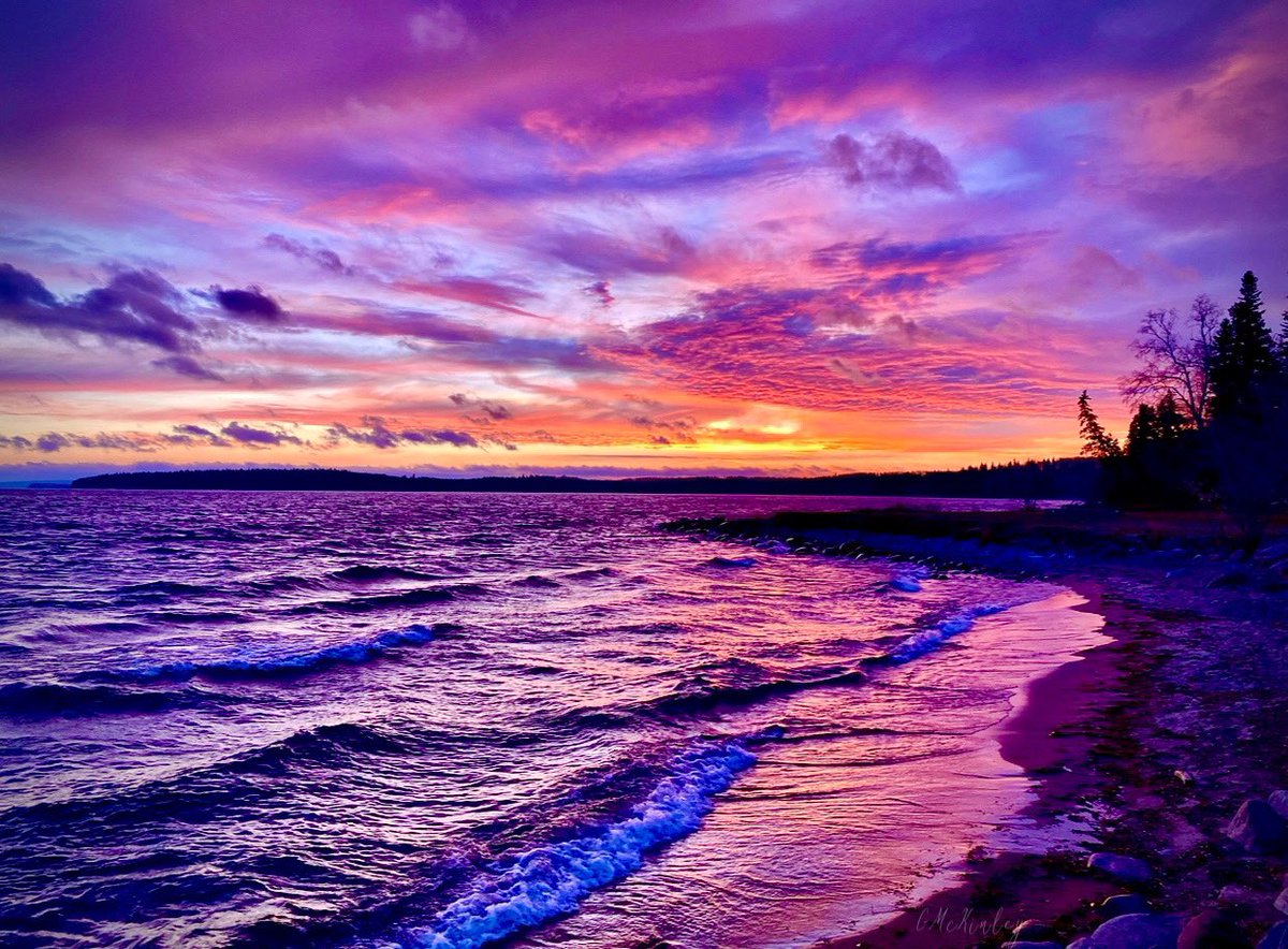 I love the amazing colours that paint the sky from sunsets! #sky #nature #naturelovers #natureza #colours #sunset #sunsetphotography #Nature_Brilliance #nature_perfection #shoreline #evening #outdoors #purple #beautiful #sunsetporn