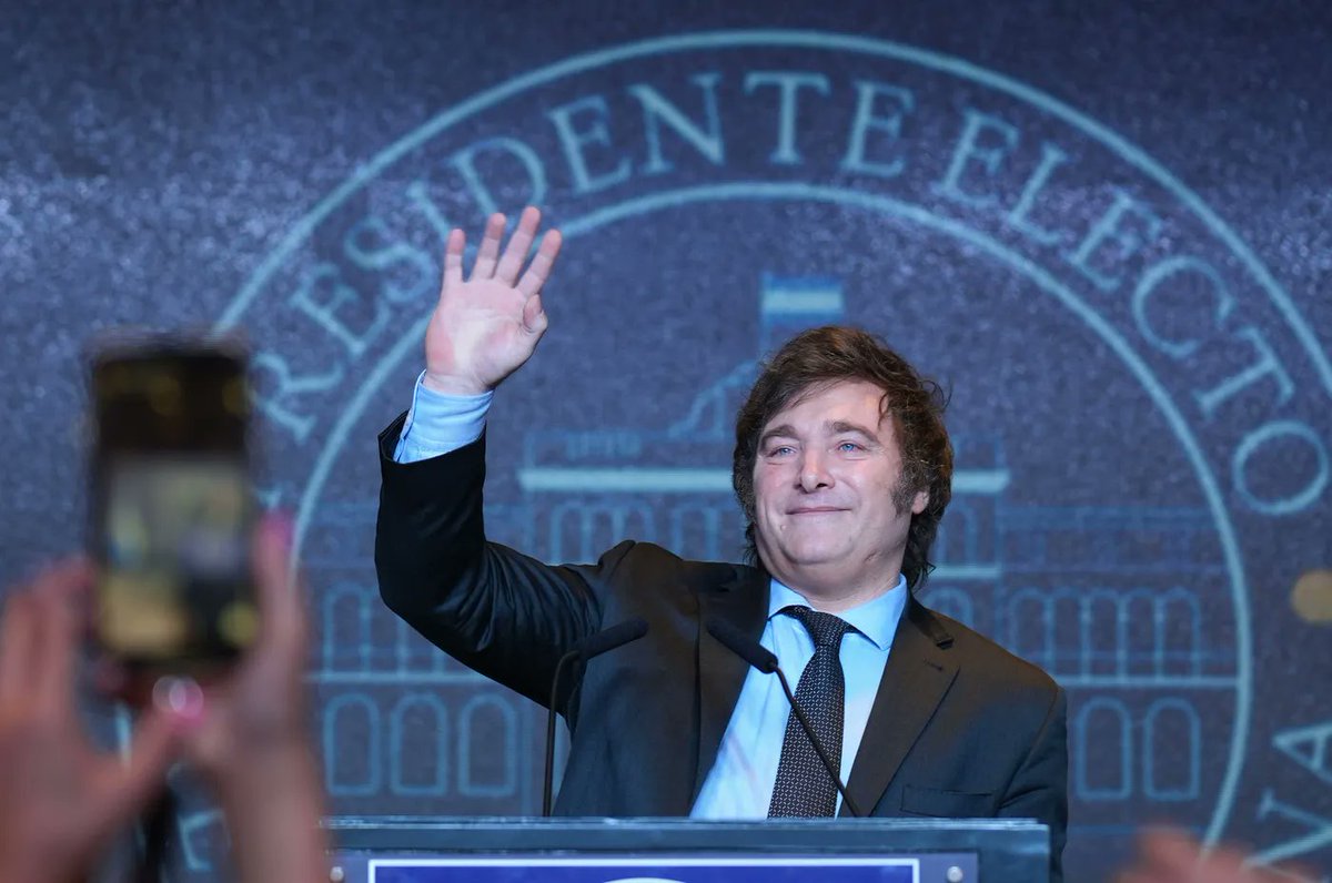 De hablarle a 100 personas en su primer evento público a ser votado por 15 millones de argentinos y ser electo presidente, todo en 5 años.