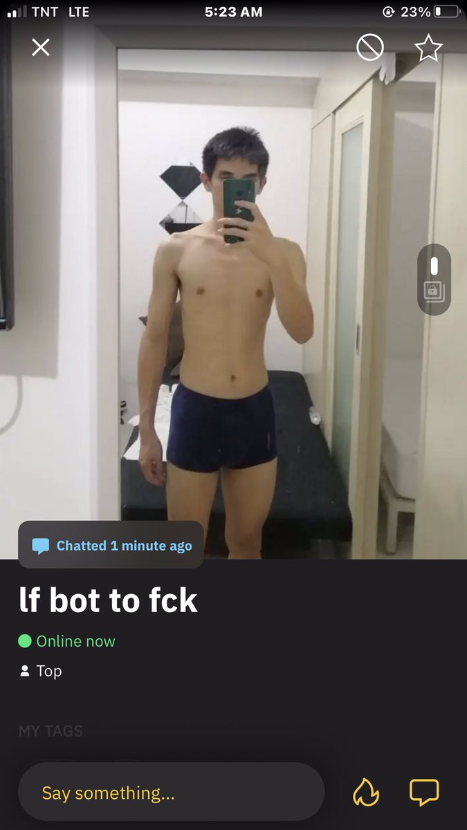 renzmol's tweet photo. Sino kaya sa tingin nyo mas hard fucker saknila? Hahahaha! 😂
Yung dad bod or yung twink bod? Choose one! Then dun ako papa Fvck later. 😂 #GrinderApp #ForFun #SafeSex https://t.co/OYVPzLnZxi