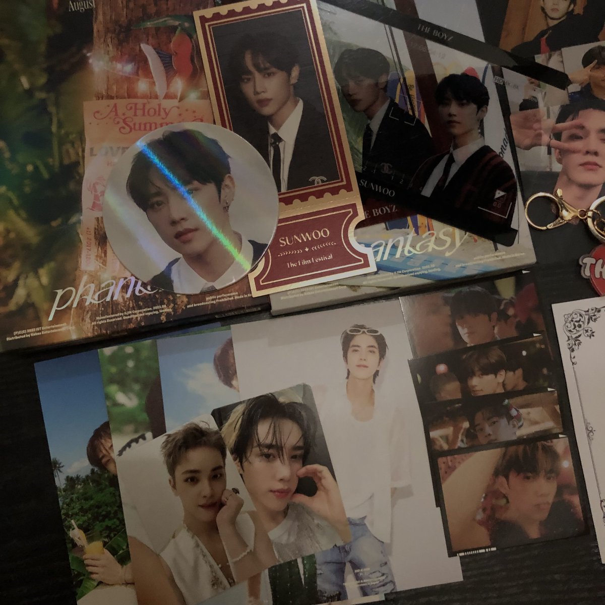 gyucart's tweet photo. everything i got from #SurviveTheNightBSE last saturday 🦇 thank u for the hype girl award 😁 i hope everyone had a lots of fun hehe 'till next bse! 🍻

(late post cuz ur so-called hype girl needs at least 2 days to rest and recover 😭) https://t.co/oKZZDvhThK