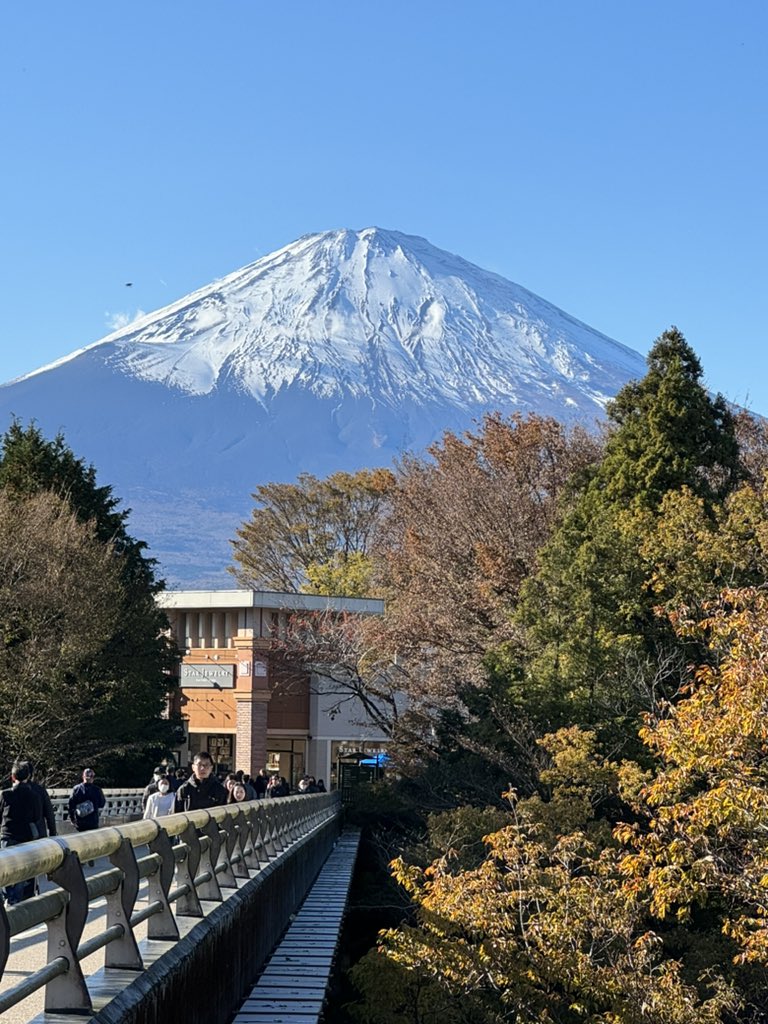 <a href="/moredeploys/">Zach Brown (ザック・ブラウン）</a> And back at you