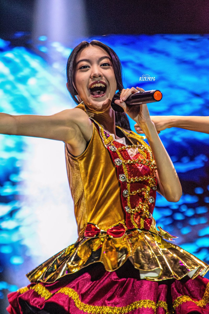 rizkyrpg's tweet photo. 𝘿𝙞𝙖𝙡𝙖𝙝 𝙮𝙖𝙣𝙜 𝙠𝙪𝙘𝙖𝙧𝙞

@Greesel_JKT48 // Adira Musikaria Festival https://t.co/lkHGCrkWL5