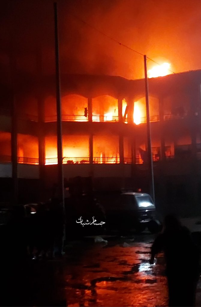 Hind_Gaza's tweet photo. This photo was taken at 3:00 am, it depicts a school that was targeted in Beit Lahia North the Gaza Strip. 

Dozens of displaced civilians were reported killed &amp; injured. https://t.co/oMWqDNYYUU