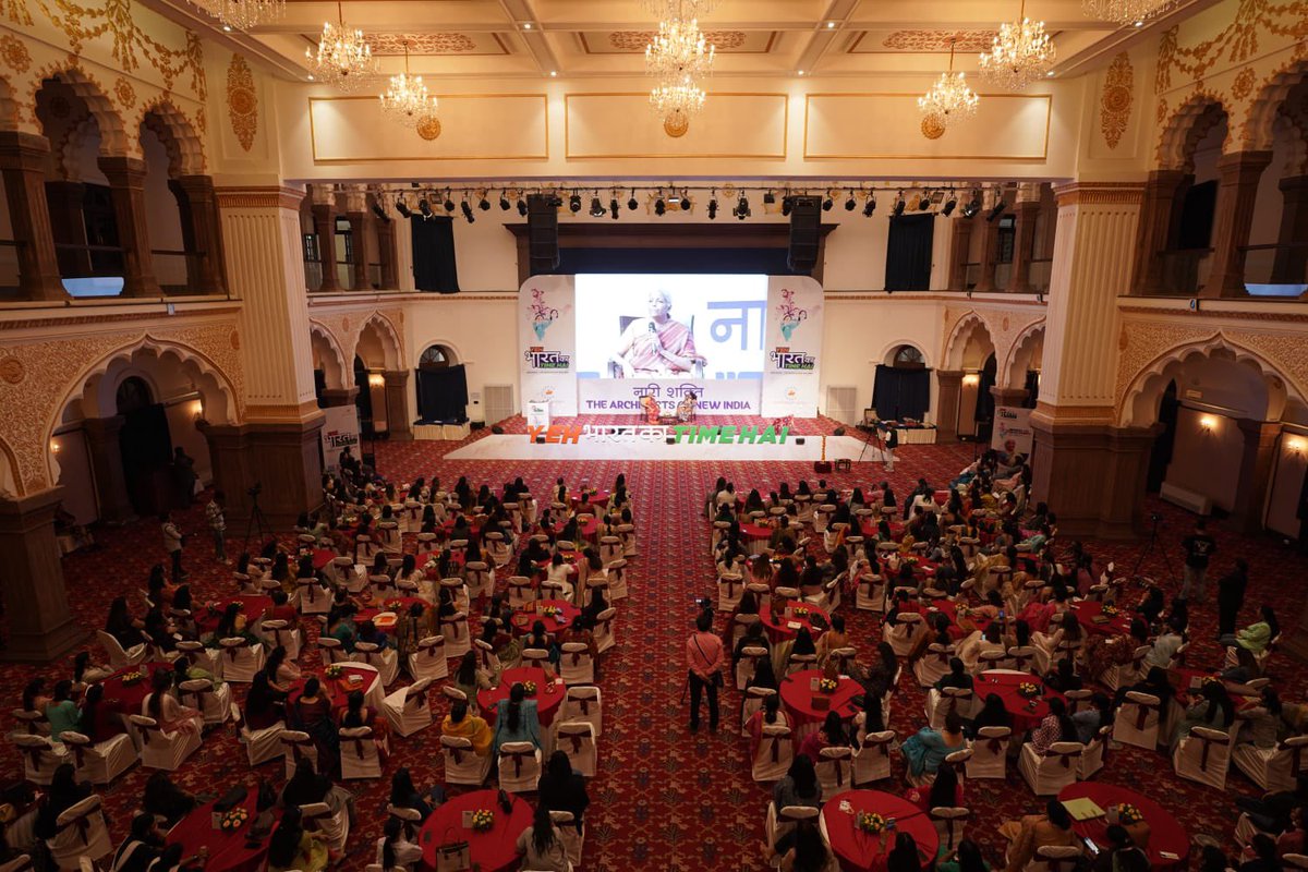 idea_mp's tweet photo. A special shoutout to the incredible women of Bhopal who added their unique spirit to the "Yeh Bharat Ka Time Hai" event with @nsitharaman Ji the honourable Finance Minister of India. 

Your presence amplified the celebration of "Nari Shakti: Architects of New India." https://t.co/bDvNxdVO88
