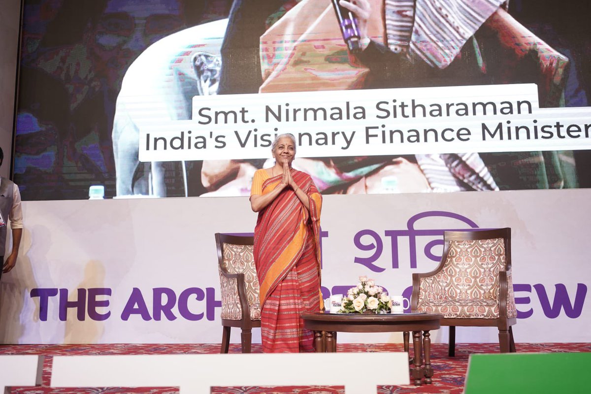 idea_mp's tweet photo. A special shoutout to the incredible women of Bhopal who added their unique spirit to the "Yeh Bharat Ka Time Hai" event with @nsitharaman Ji the honourable Finance Minister of India. 

Your presence amplified the celebration of "Nari Shakti: Architects of New India." https://t.co/bDvNxdVO88