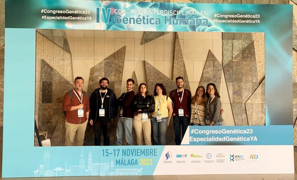 brunacalsina's tweet photo. @CNIOStopCancer team at the #CongresoGenética23 from AEGH last week in Málaga  🧬 https://t.co/MxmIhvsDAO