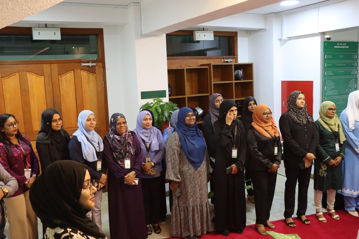official_ium's tweet photo. A warm welcome to the newly appointed Vice Chancellor of Islamic University of Maldives, @alizahirsaeed. In a dignified gathering at the university portico this morning, joined by the Chancellor, Senior Management Team , our academic and admin staff this morning. https://t.co/TuGY6FV4sC